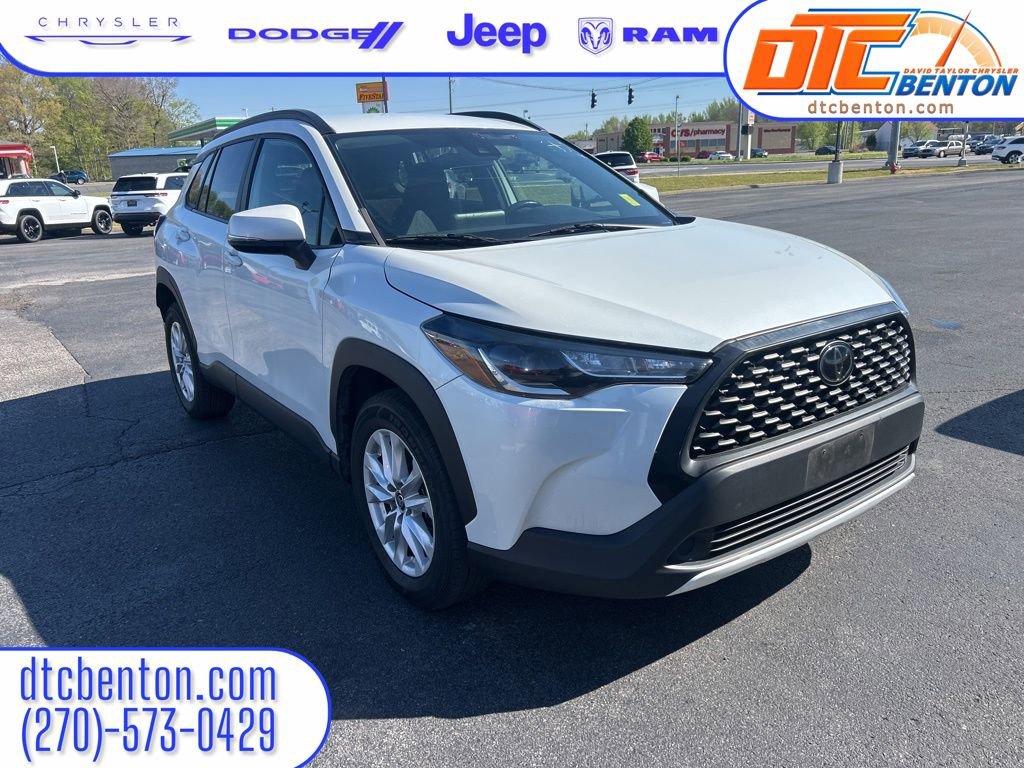 Used 2022 Toyota Corolla Cross LE FWD image 1