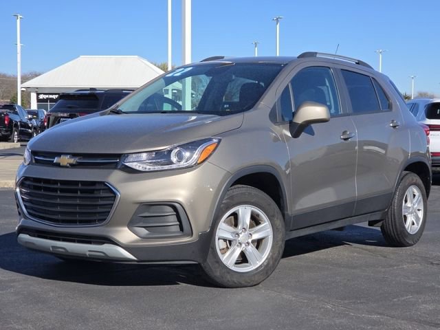 Used 2022 Chevrolet Trax LT w/ LT Convenience Package image 2