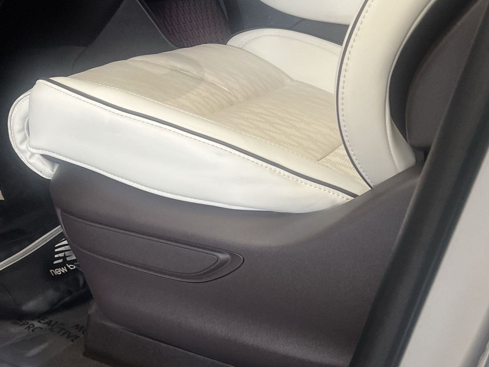 Used 2023 Lincoln Aviator Black Label AWD/4WD image 13