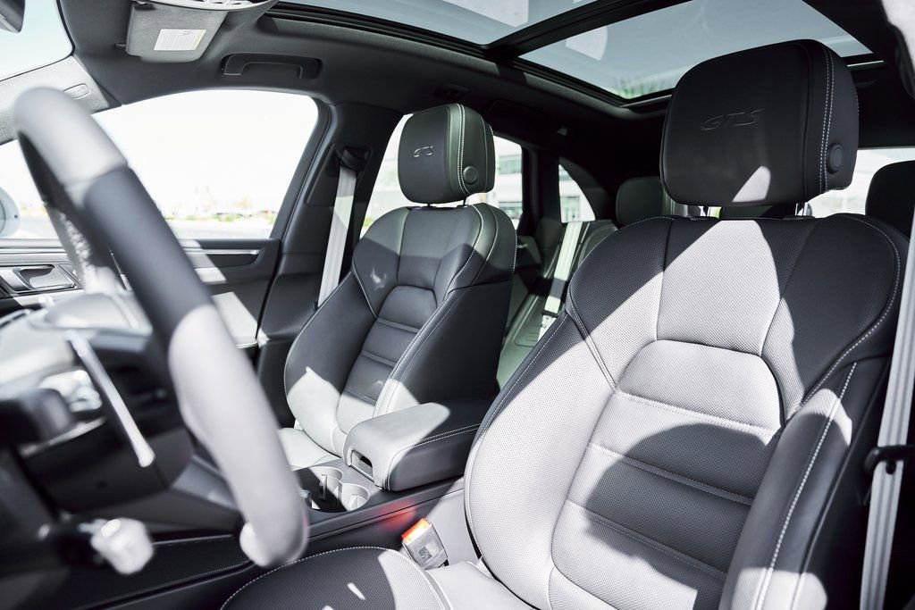 Used 2025 Porsche Macan GTS image 47