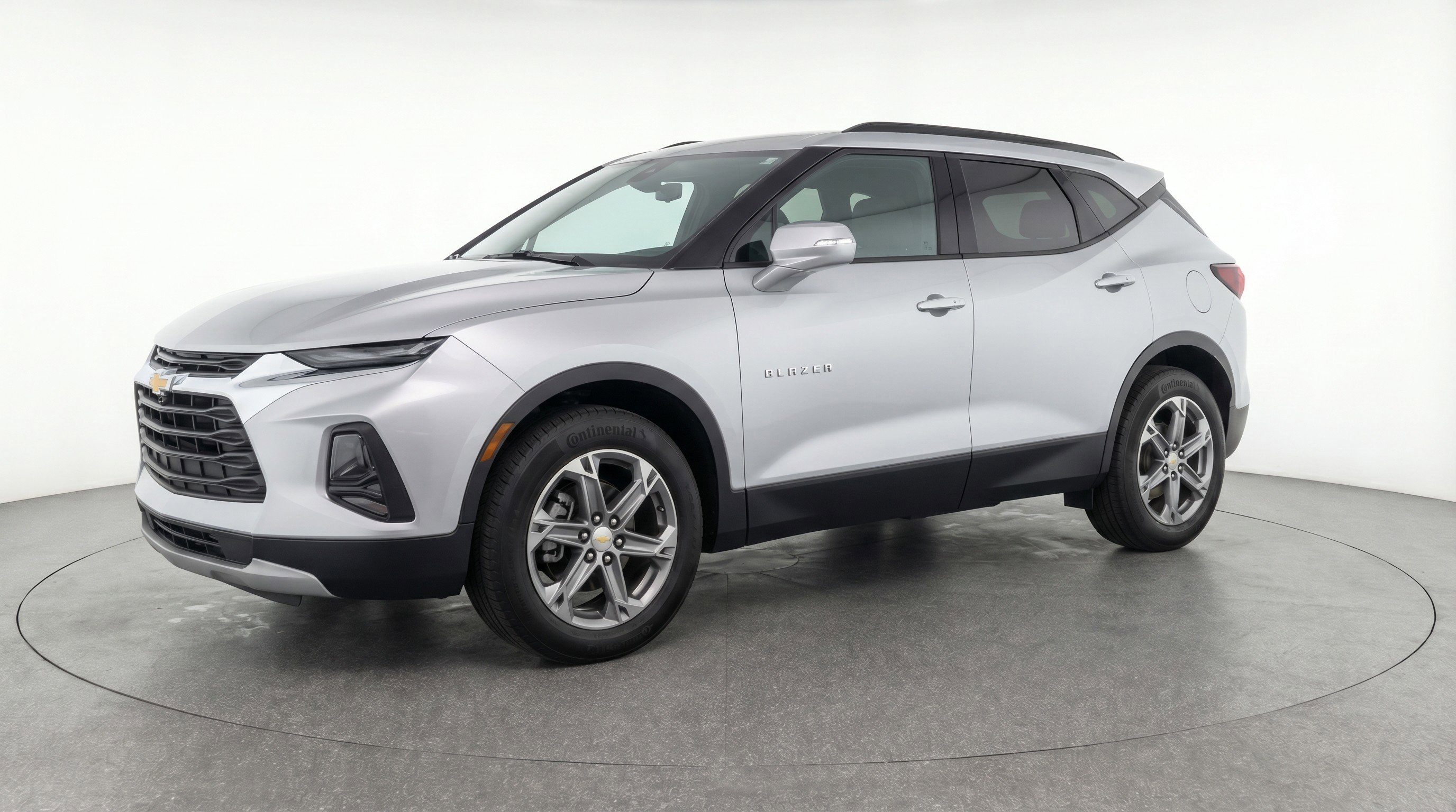 Used 2025 Chevrolet Blazer LT FWD image 3