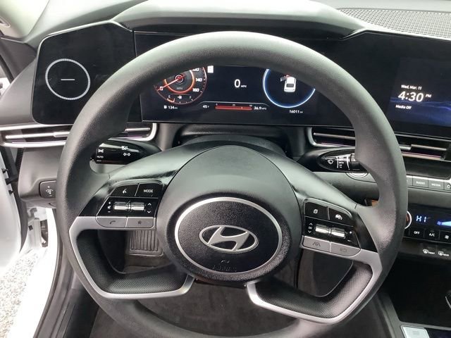 Certified 2024 Hyundai Elantra SEL image 21