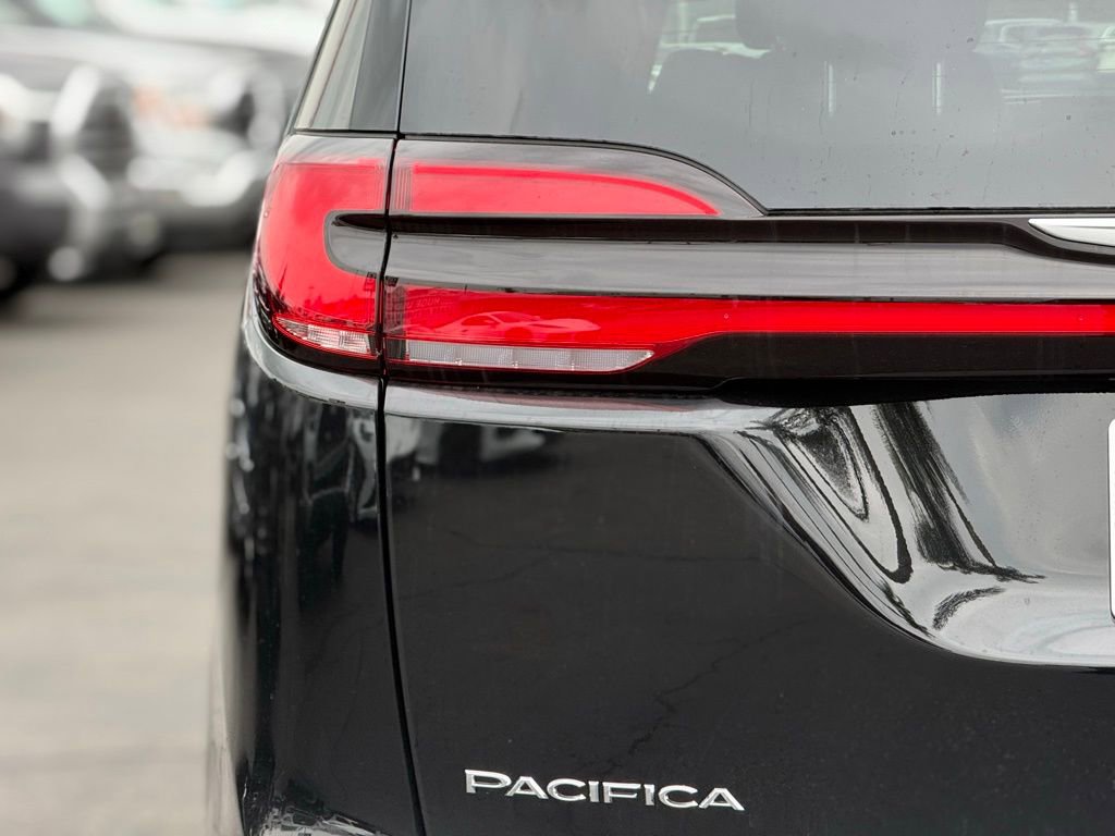 New 2026 Chrysler Pacifica Select image 8