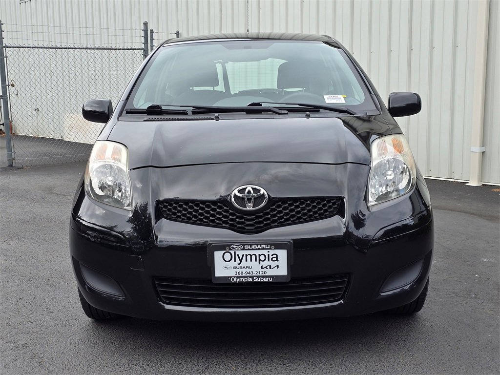 Used 2011 Toyota Yaris Base image 2