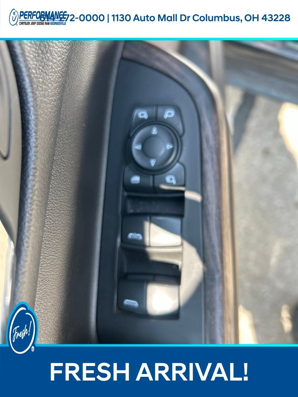 Used 2023 GMC Acadia Denali AWD/4WD image 17