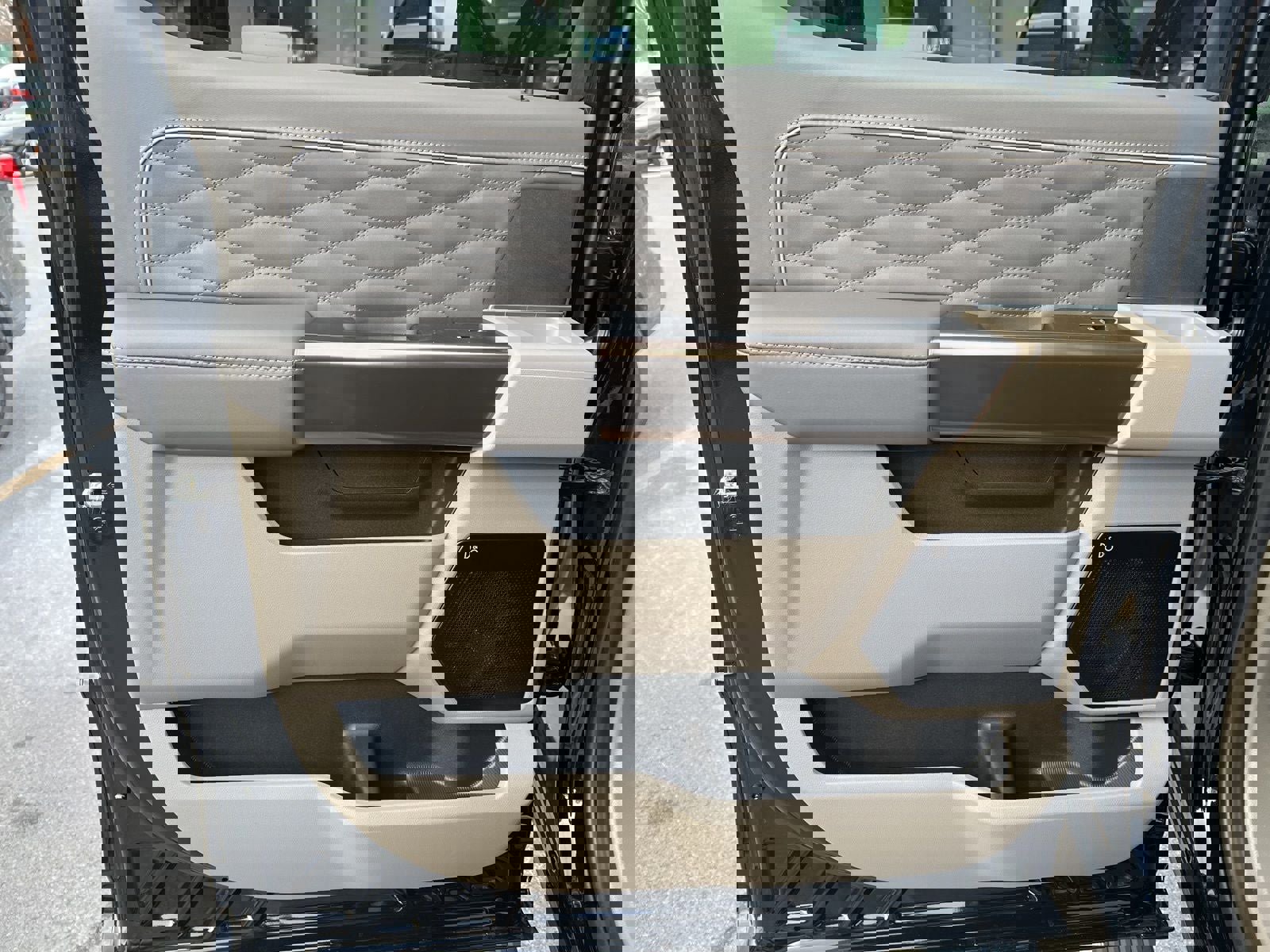 New 2026 Ford F350 Platinum w/ Platinum Plus Package image 17