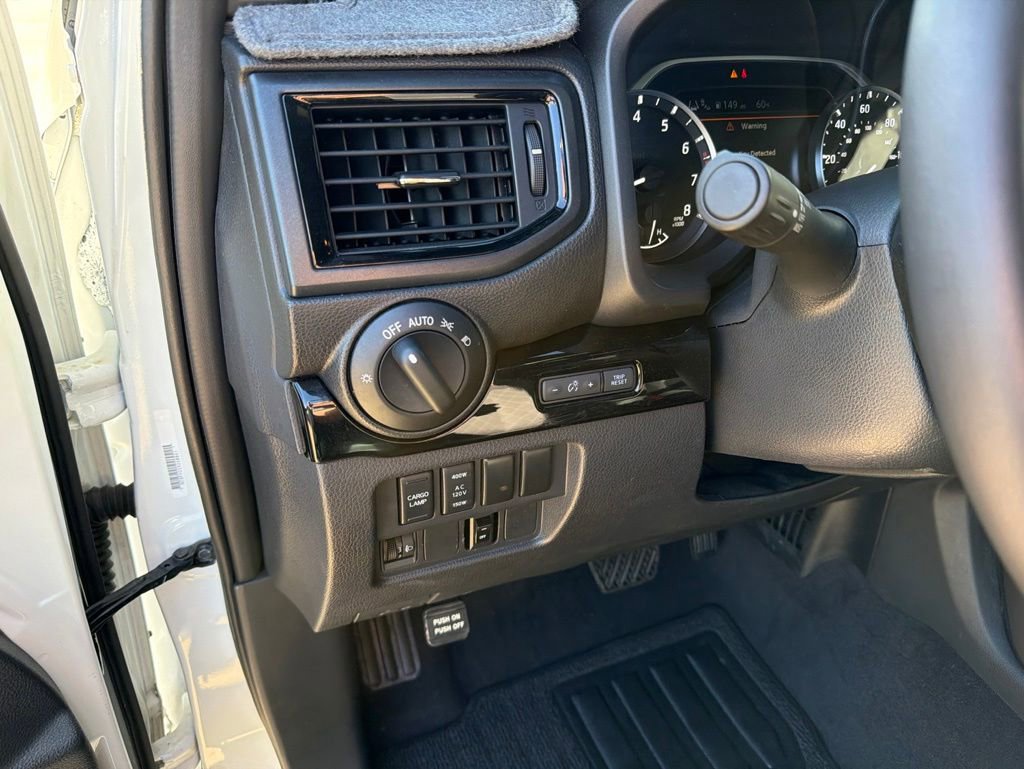 Used 2023 Nissan Titan SV w/ SV Convenience Package RWD image 20