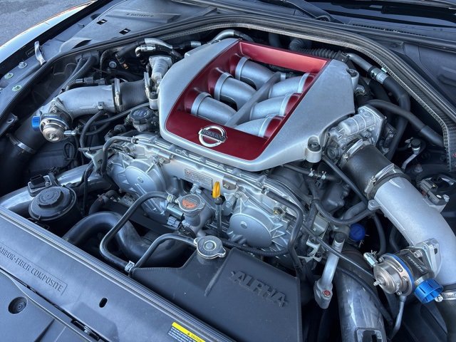 Used 2015 Nissan GT-R Premium image 22