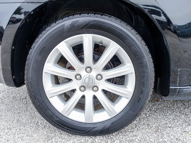 Used 2014 Chrysler 200 Touring image 25