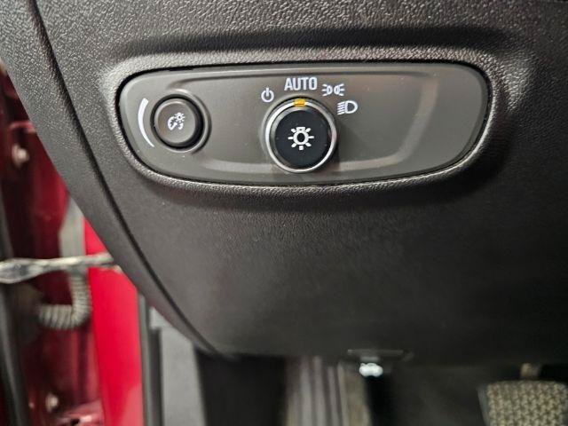 Used 2018 Chevrolet Equinox LT FWD image 17