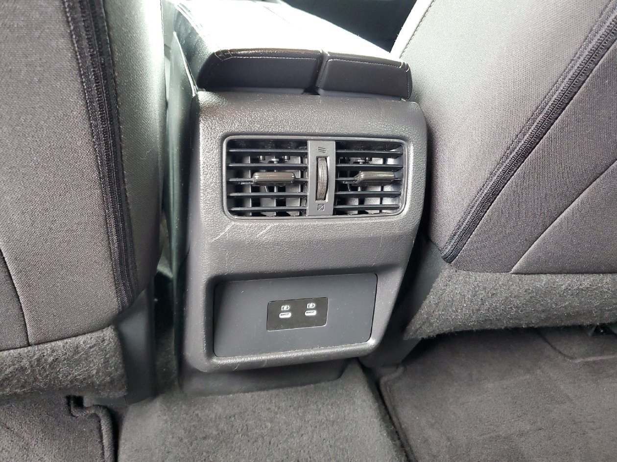 Used 2024 Nissan Rogue SV FWD image 14