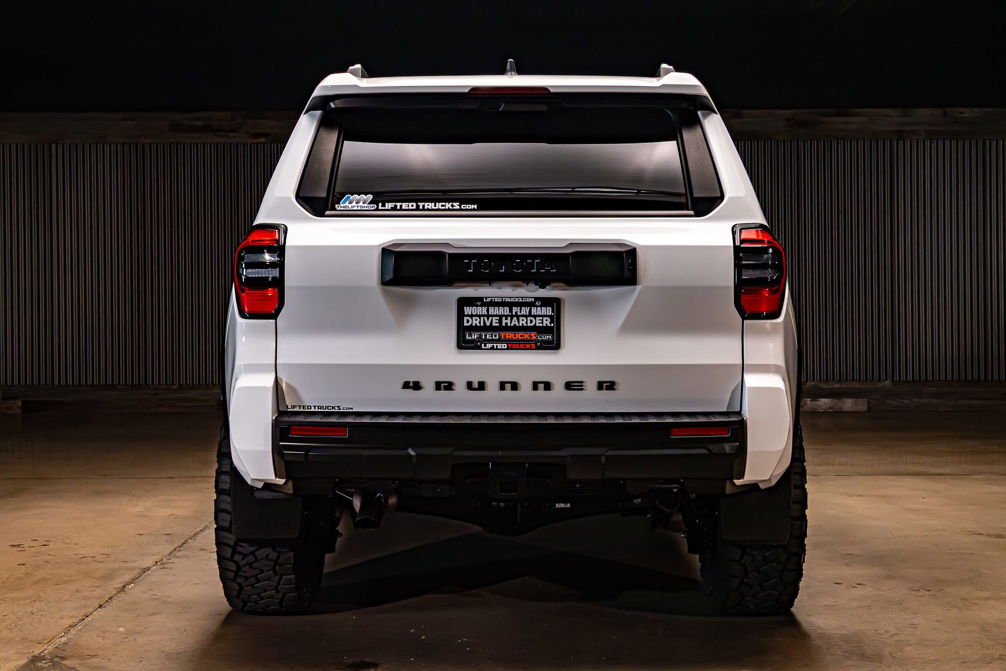 Used 2025 Toyota 4Runner SR5 AWD/4WD image 8