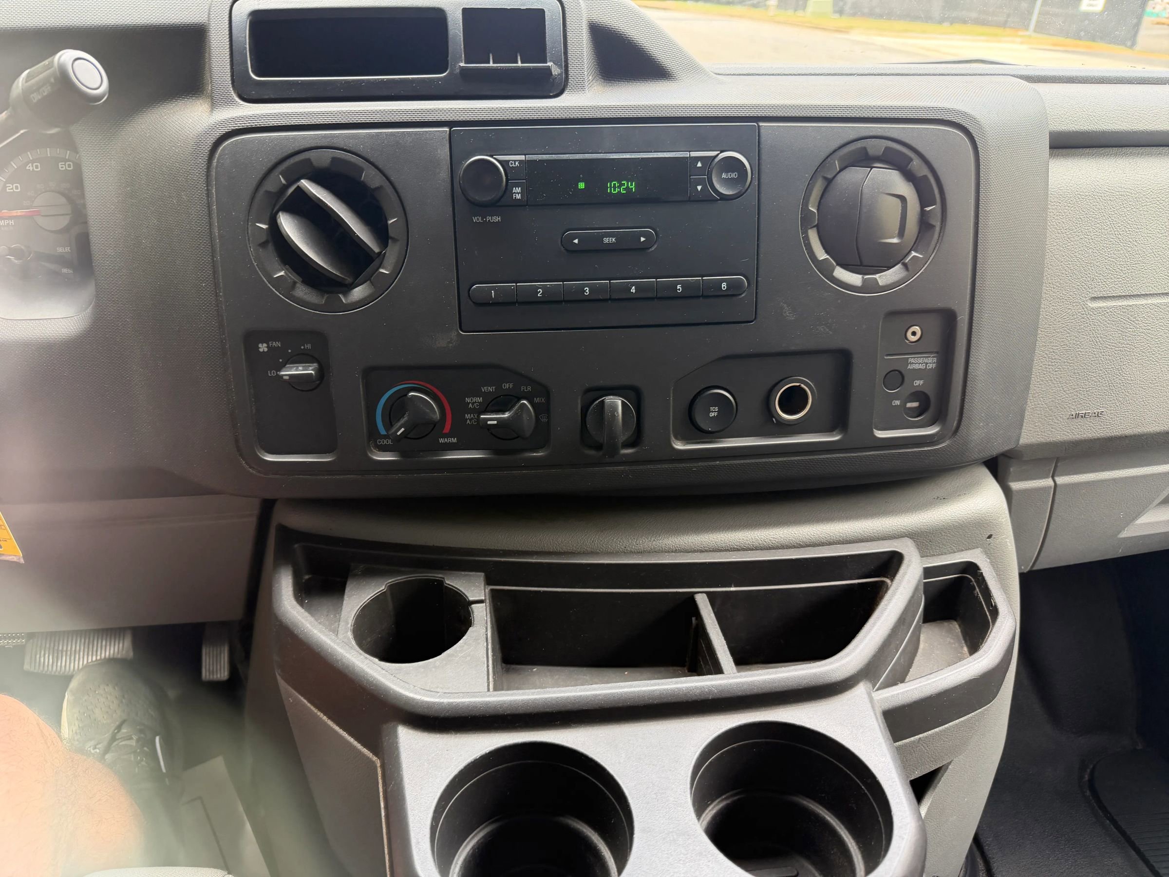 Used 2013 Ford E-250 and Econoline 250 w/ PWR Group image 13