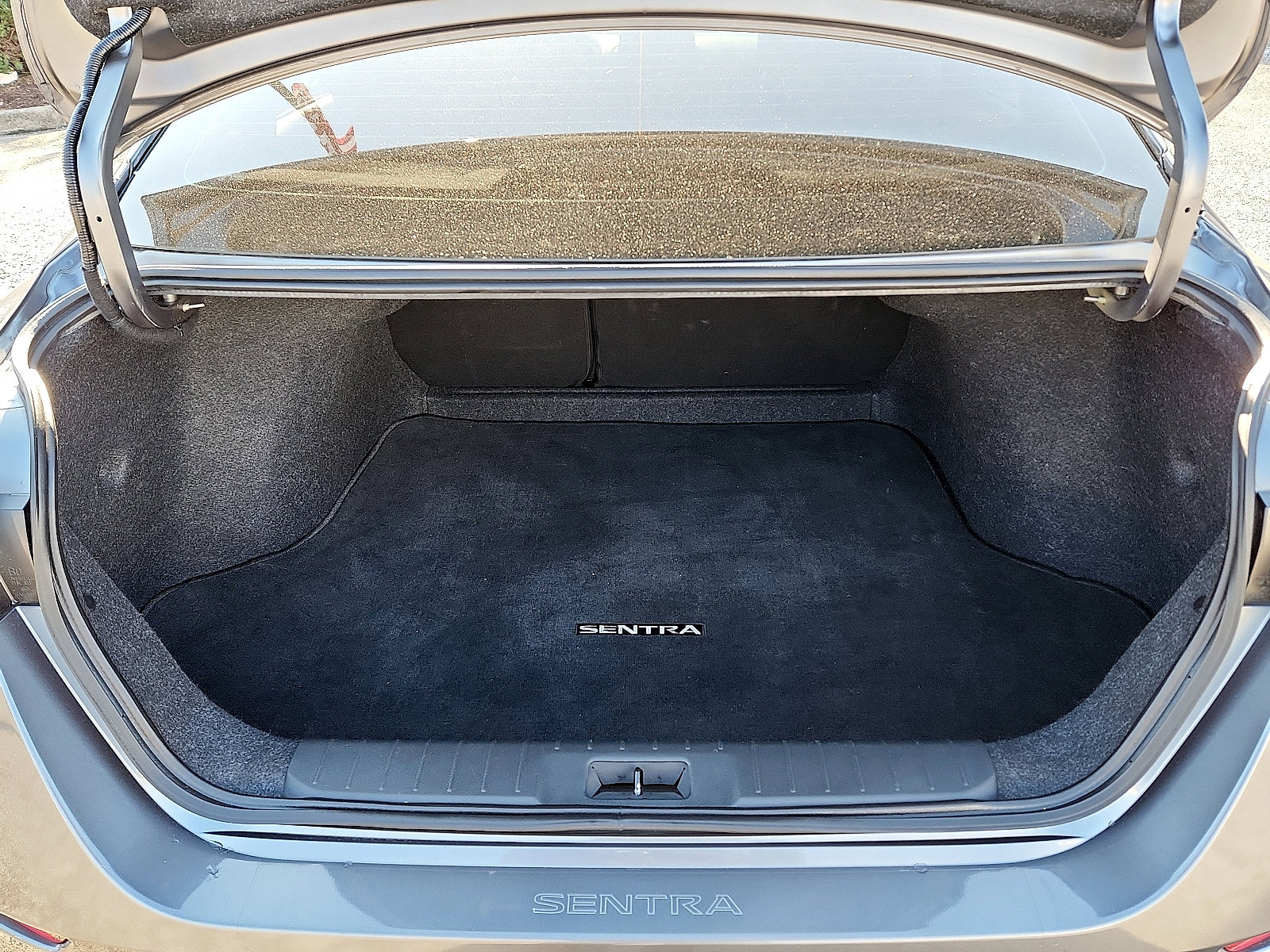 Used 2021 Nissan Sentra SR image 27