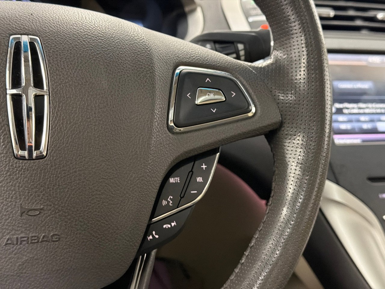 Used 2014 Lincoln MKZ Hybrid w/ Equipment Group 202A Reserve image 18