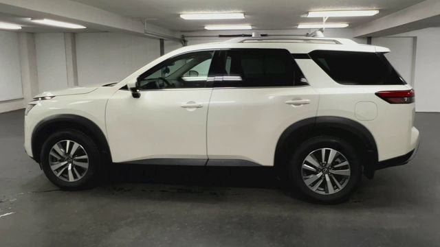 Used 2024 Nissan Pathfinder SL AWD/4WD image 6