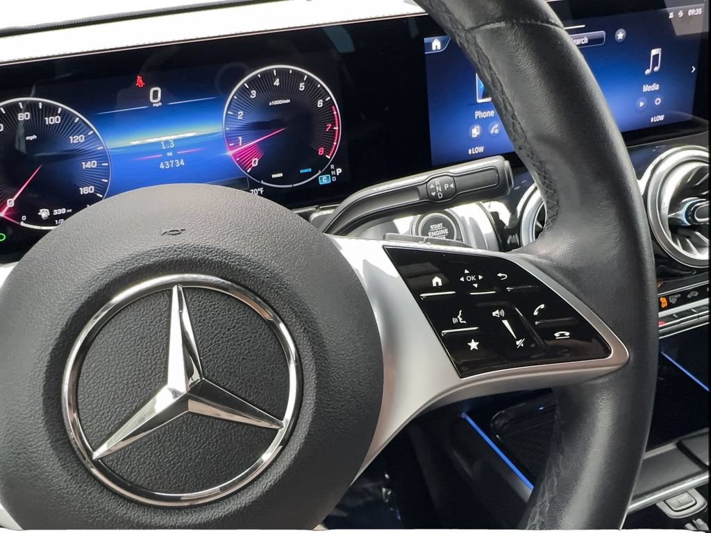 Used 2024 Mercedes-Benz GLB 250 image 43