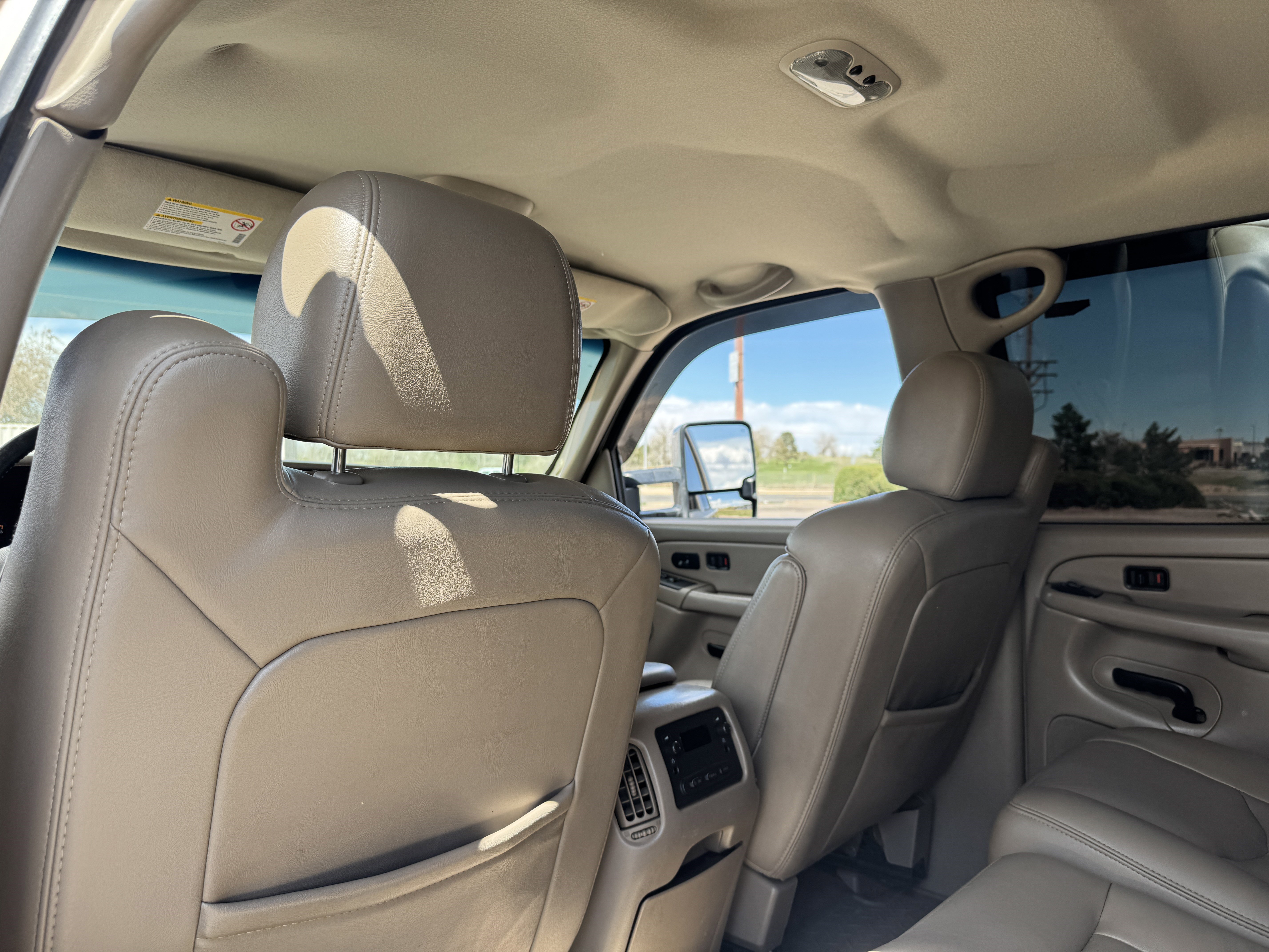 Used 2005 GMC Sierra 2500 SLT w/ Heavy-Duty Power Package image 14