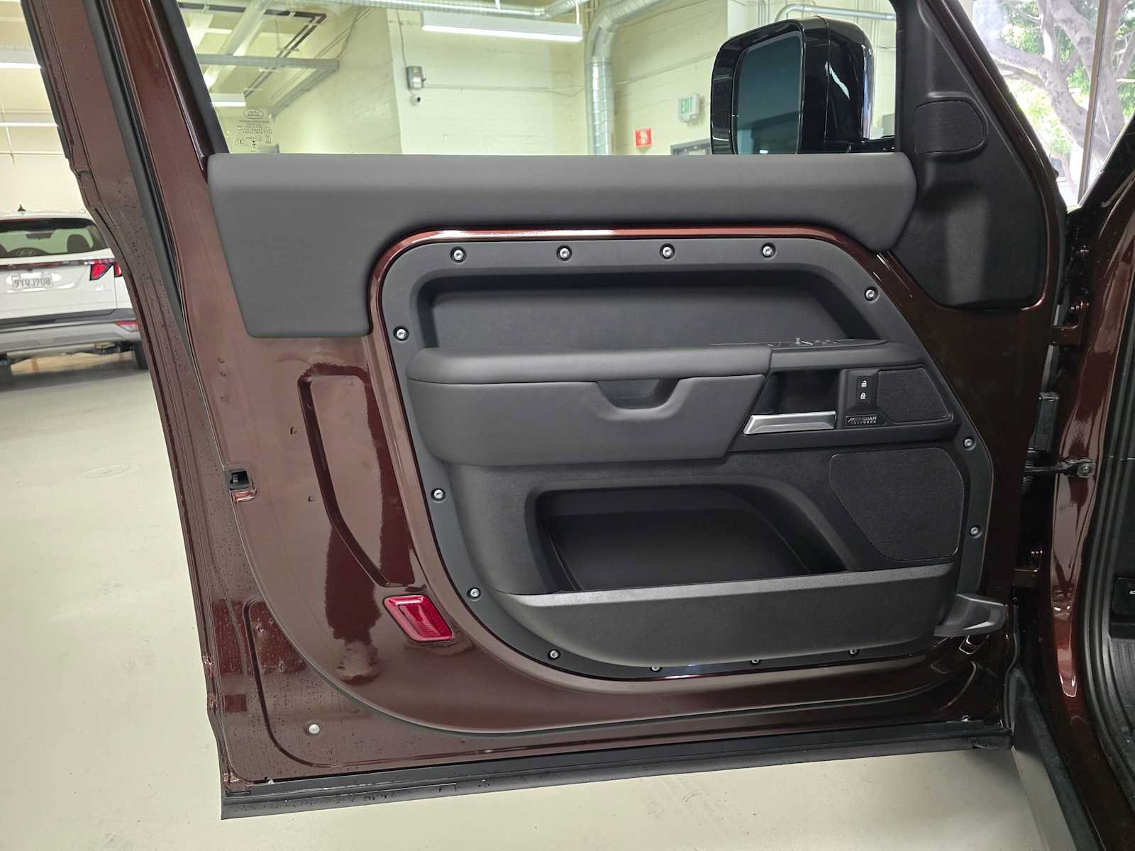 New 2026 Land Rover Defender 90 X-Dynamic SE AWD/4WD image 14