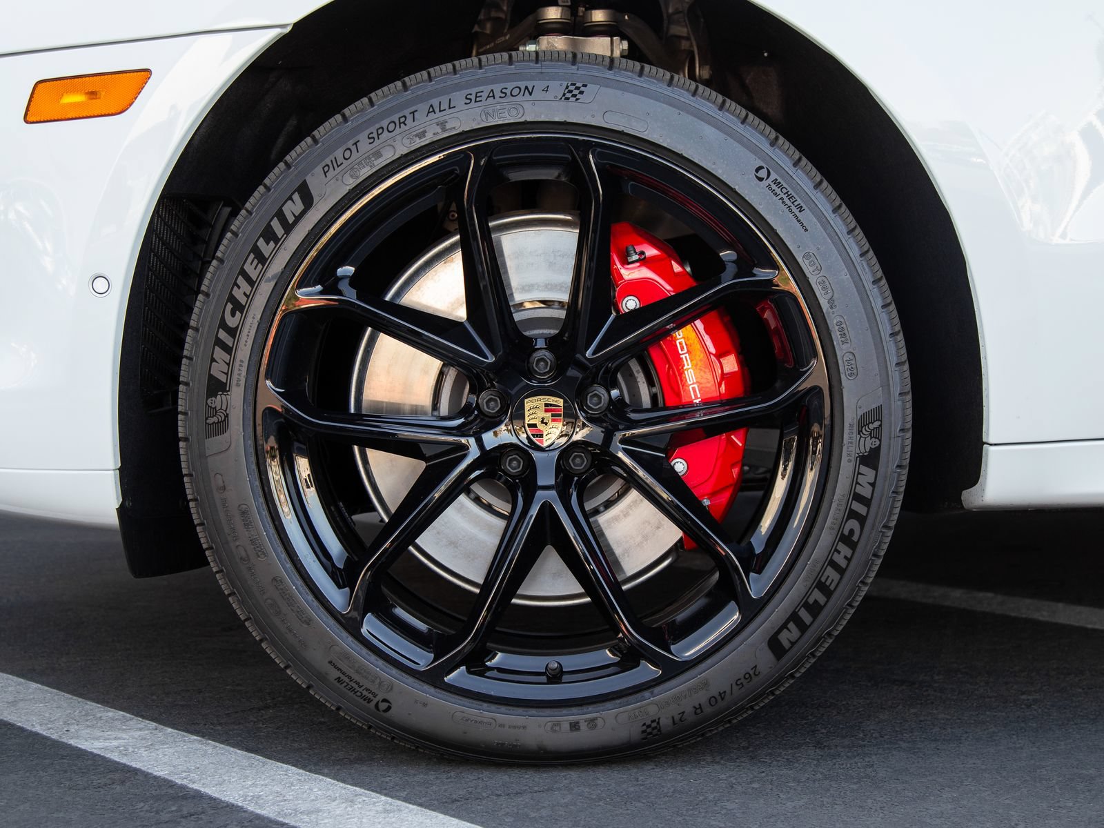 New 2026 Porsche Macan GTS AWD/4WD image 12
