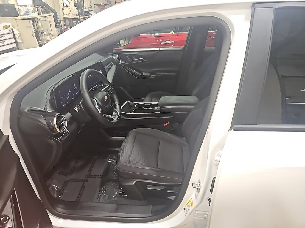 Used 2025 Chevrolet Equinox LT image 15