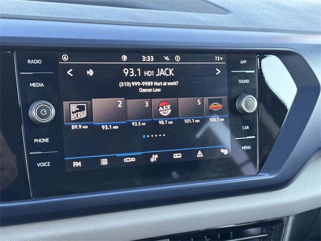 Used 2023 Volkswagen Taos SE w/ Panoramic Sunroof Package image 10