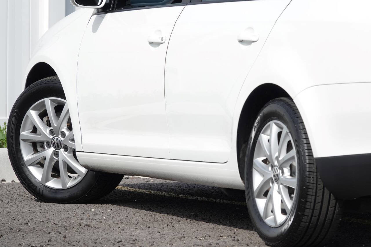 Used 2010 Volkswagen Jetta Limited Edition FWD image 22