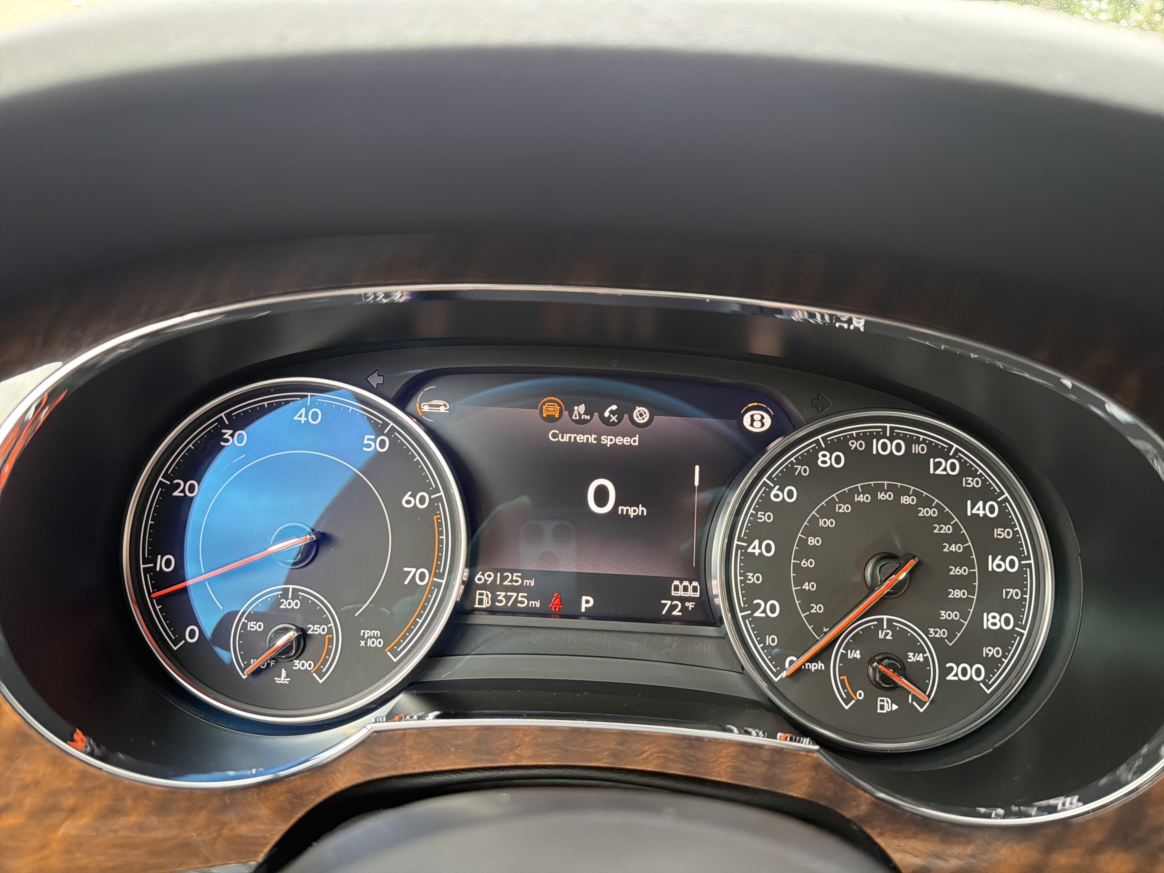 Used 2018 Bentley Bentayga AWD/4WD image 20