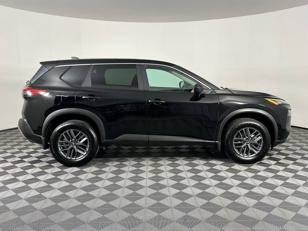 Used 2023 Nissan Rogue S image 21