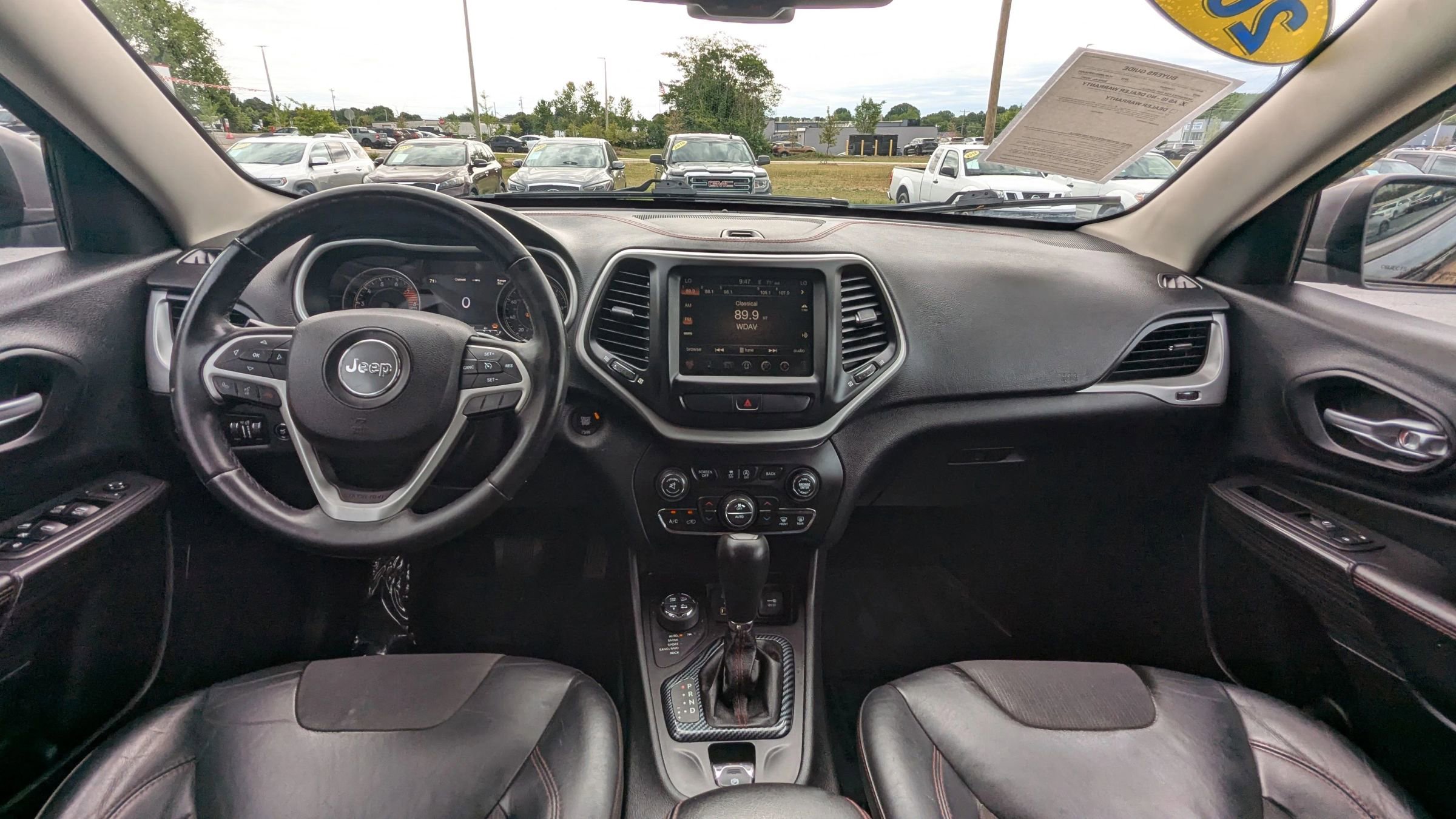 Used 2016 Jeep Cherokee Trailhawk w/ Comfort/Convenience Group AWD/4WD image 19