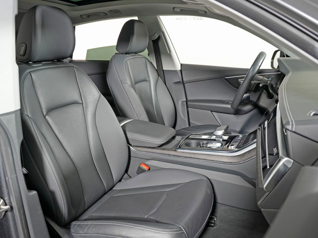 Used 2021 Audi Q8 Prestige w/ Prestige Package image 40