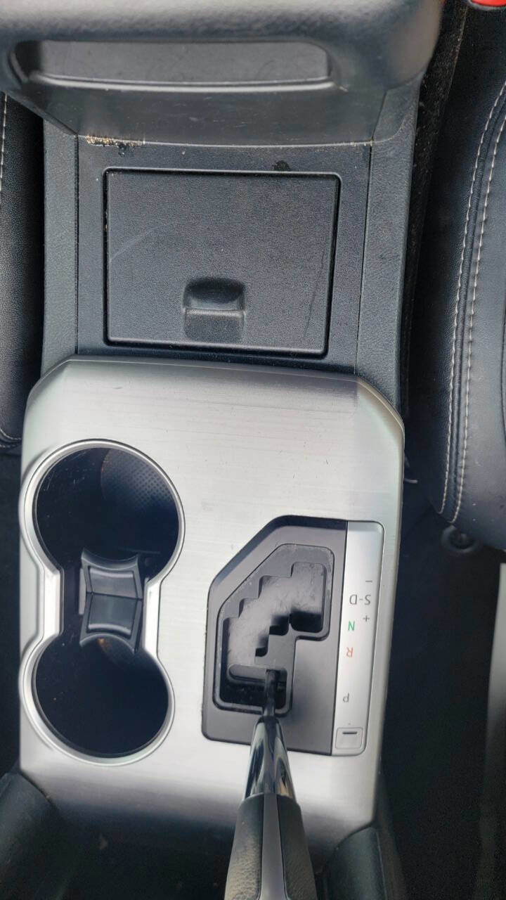 Used 2013 Toyota Camry SE image 14