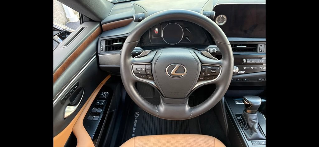 Used 2024 Lexus ES 300h w/ Premium Package FWD image 22