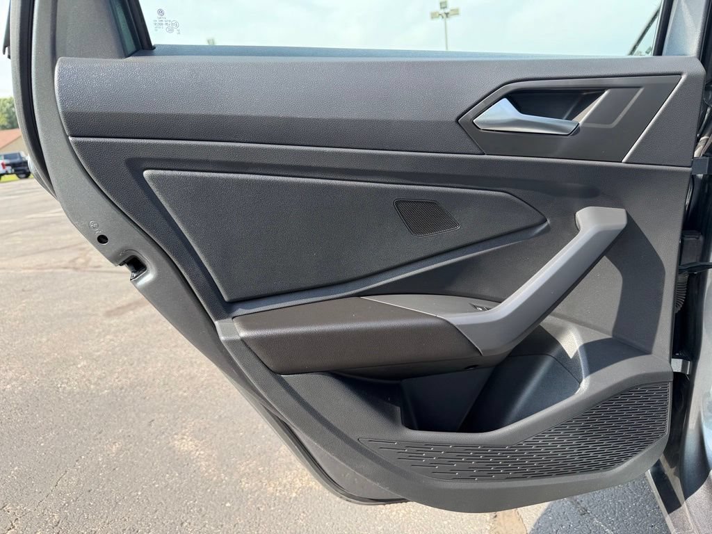 Used 2022 Volkswagen Jetta SE FWD image 24