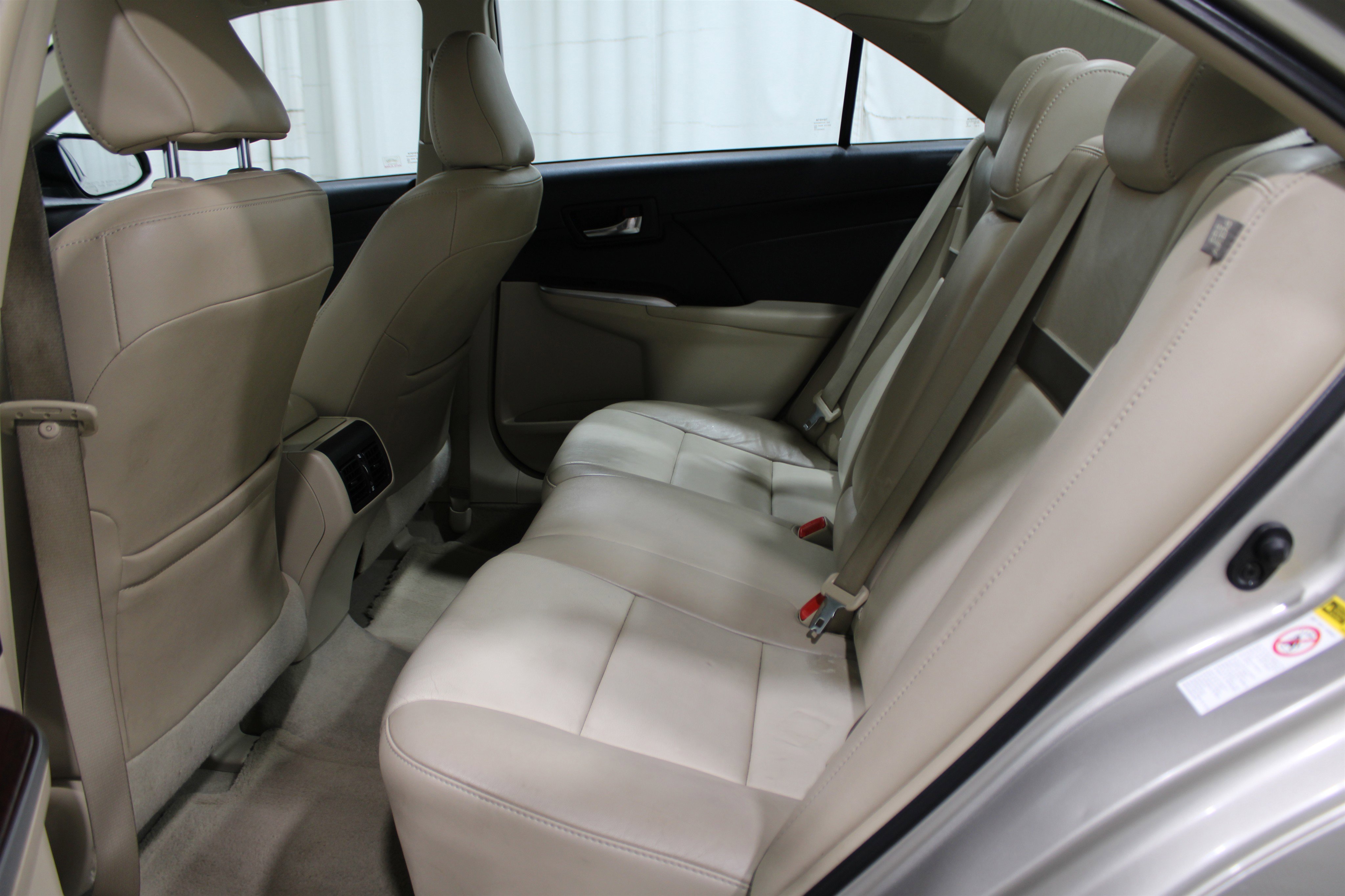 Used 2014 Toyota Camry SE image 17