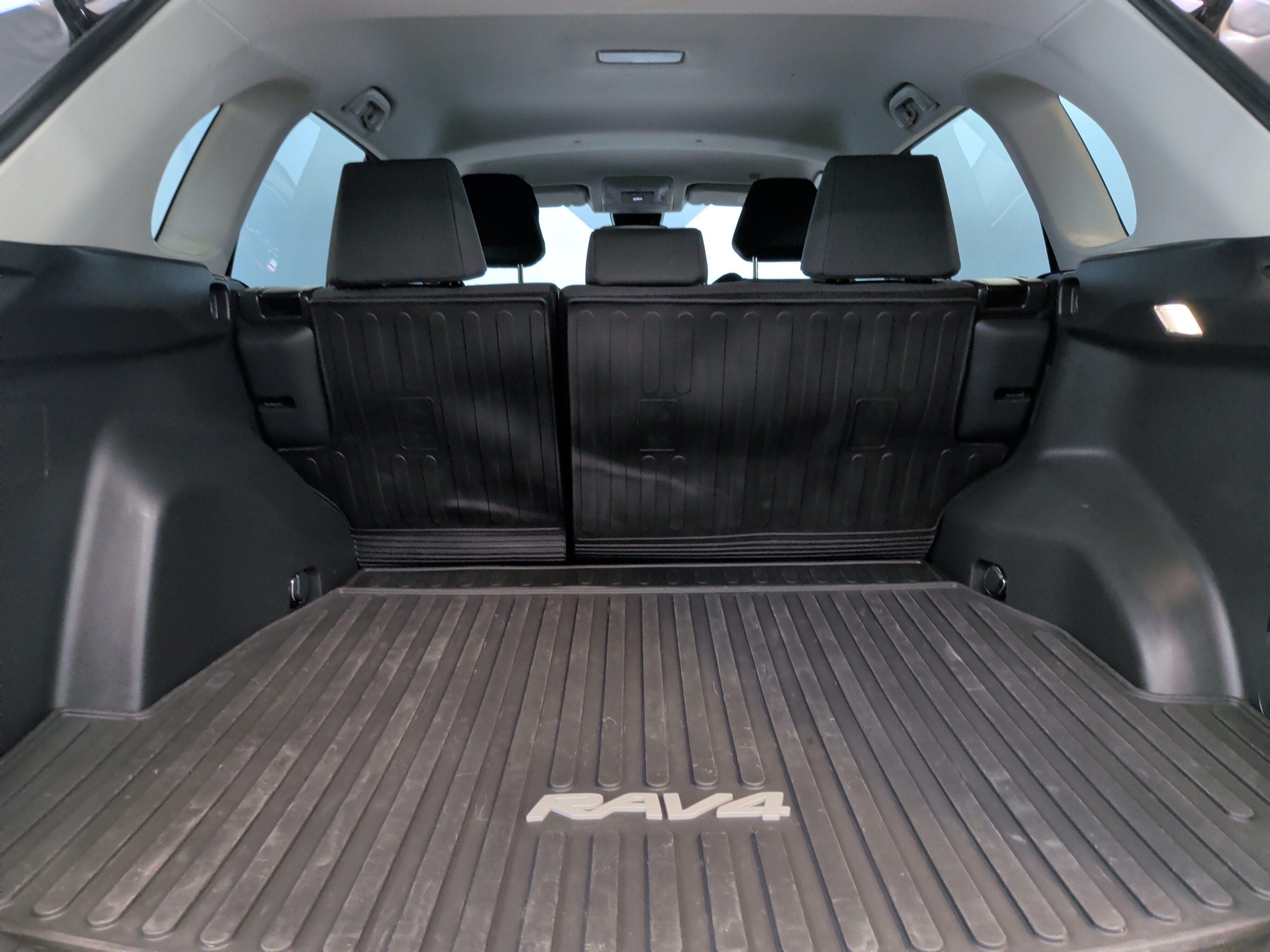 Certified 2025 Toyota RAV4 LE FWD image 29