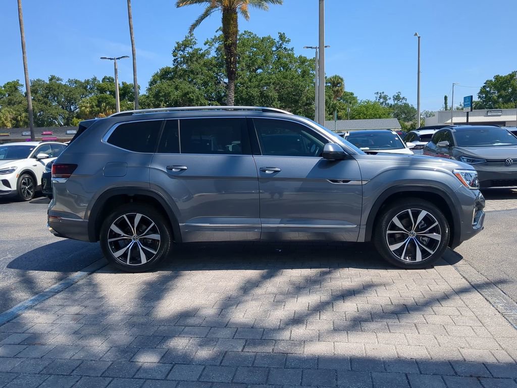 Used 2025 Volkswagen Atlas SEL Premium R-Line AWD/4WD image 3