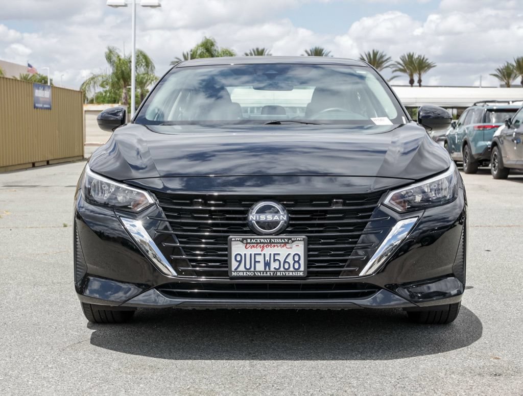 Used 2025 Nissan Sentra SV FWD image 9