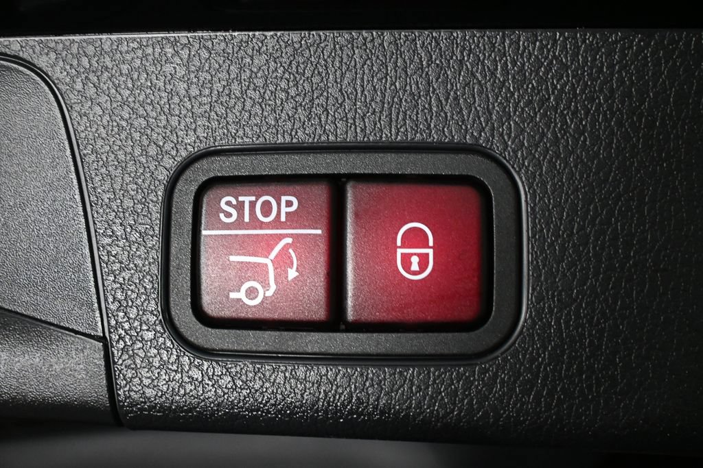 Certified 2022 Mercedes-Benz GLB 250 image 31