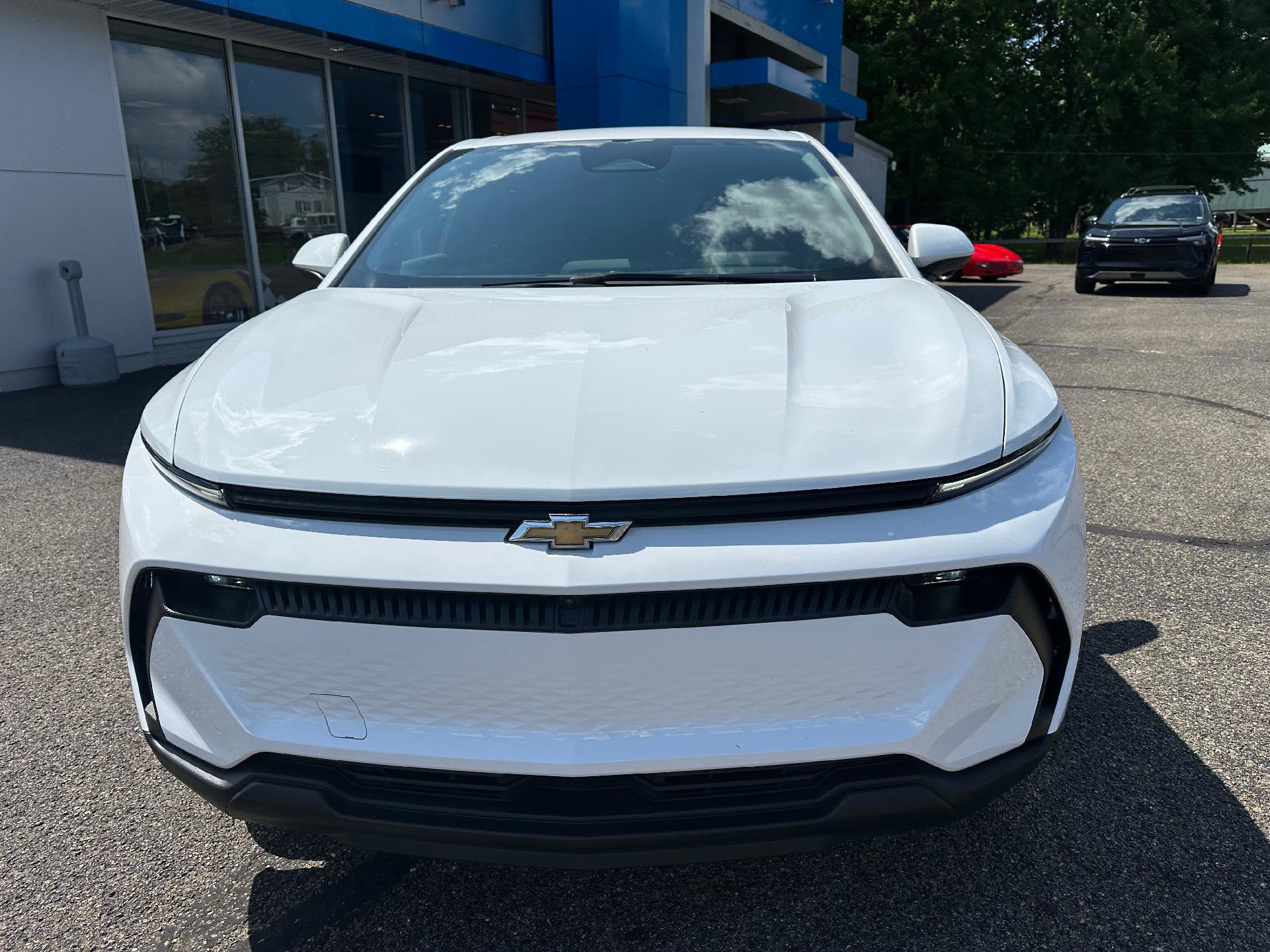 New 2026 Chevrolet Equinox EV LT w/ Comfort Package FWD image 2