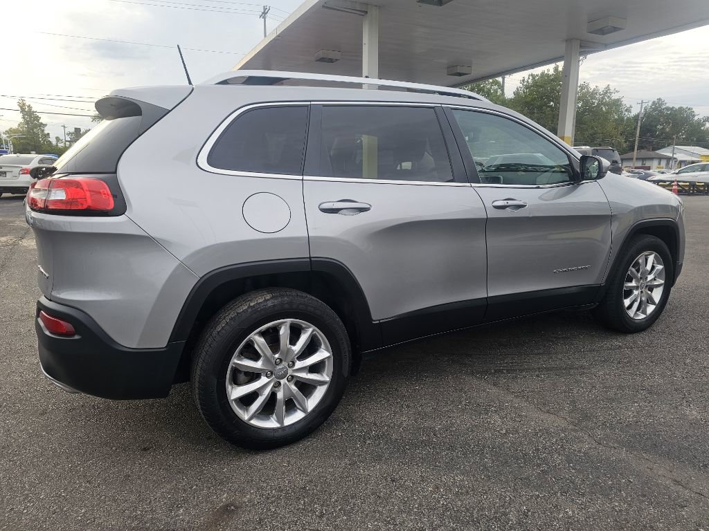Used 2016 Jeep Cherokee Limited image 19