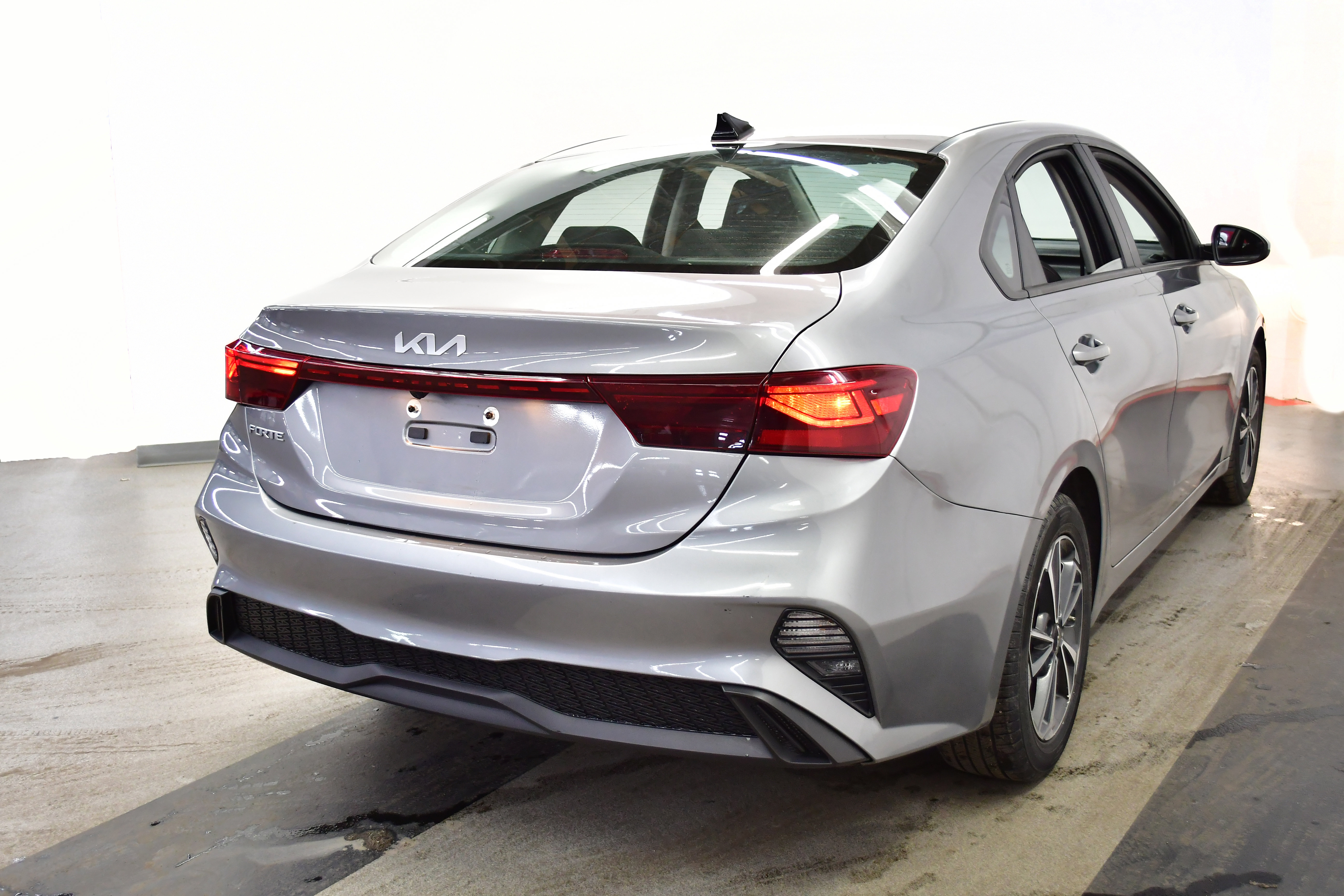 Used 2023 Kia Forte LXS image 14