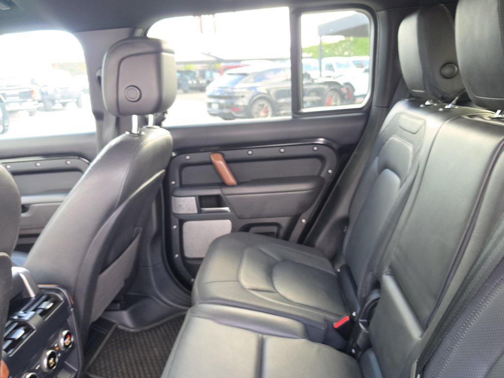 Used 2023 Land Rover Defender 130 X-Dynamic SE AWD/4WD image 13
