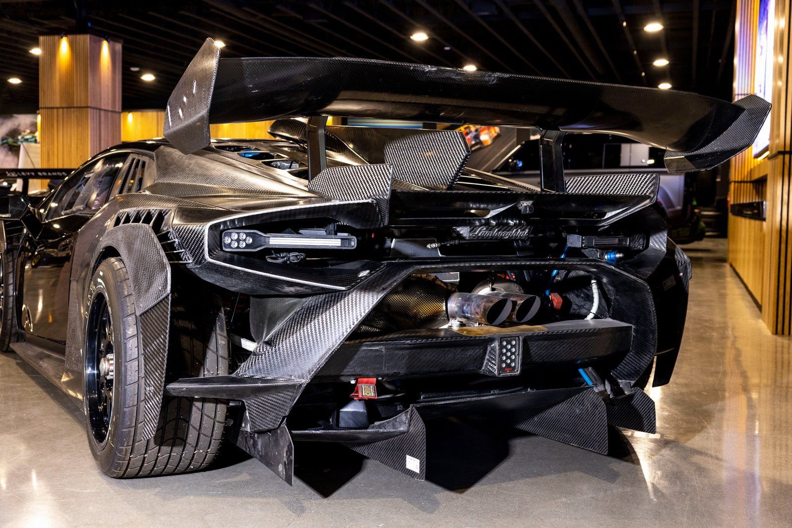 Used 2023 Lamborghini Huracan EVO image 7