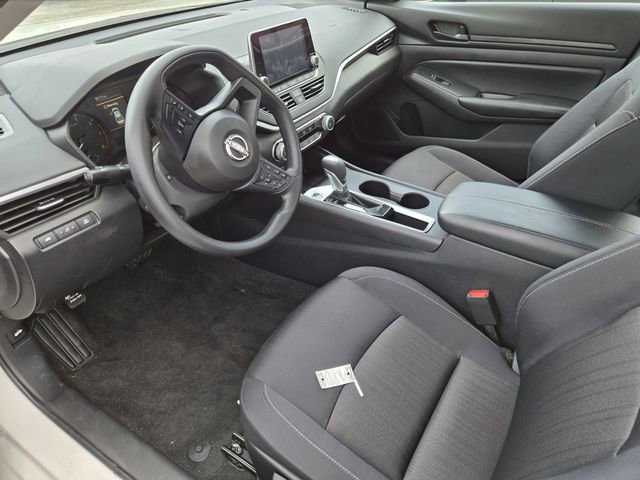 Used 2025 Nissan Altima 2.5 S FWD image 8