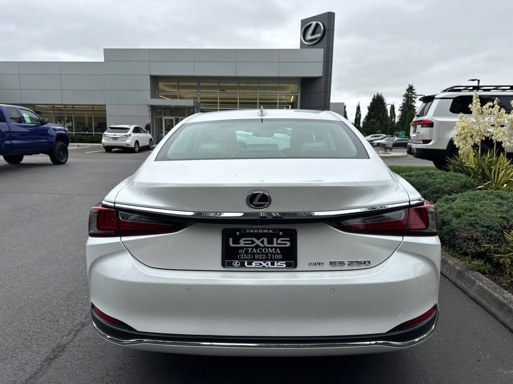 Certified 2023 Lexus ES 250 w/ Premium Package AWD/4WD image 7