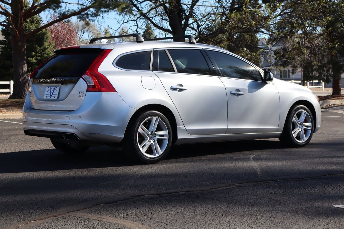 Used 2015 Volvo V60 T5 Platinum image 5