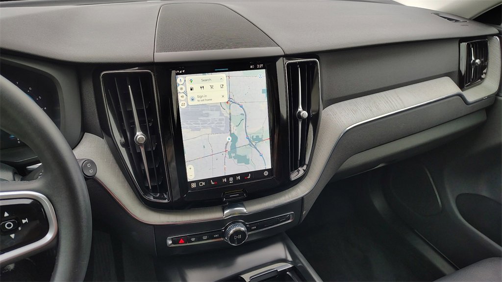 Certified 2025 Volvo XC60 B5 Plus image 17