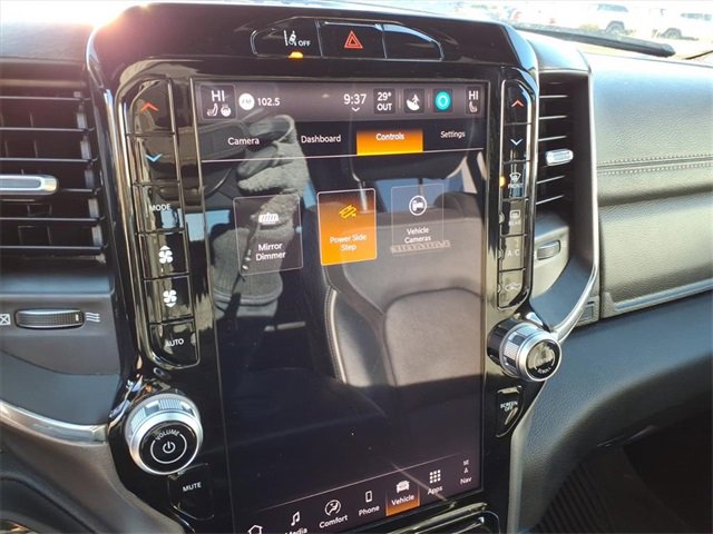 Used 2025 RAM 1500 Laramie w/ Laramie Southwest Edition image 21