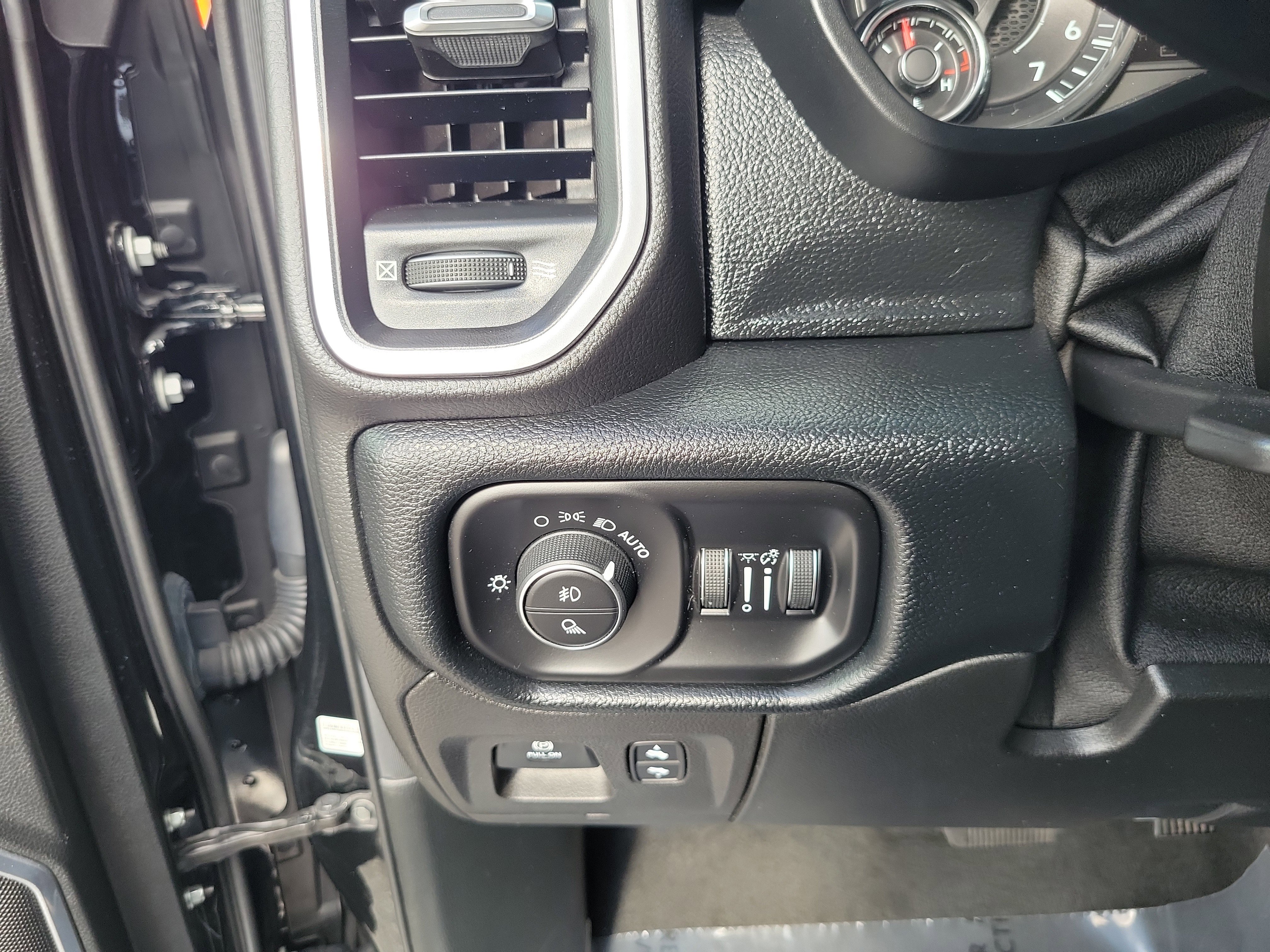 Used 2021 RAM 1500 Laramie RWD image 22